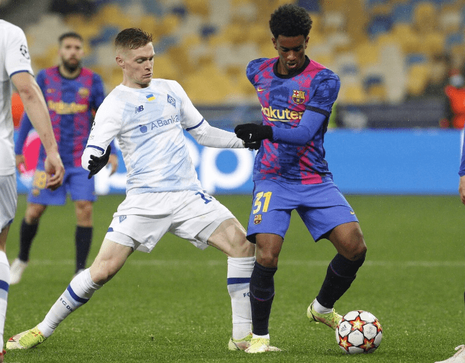 关于法甲赛程吃紧，阿贾克斯今晨止住颓势，悬念犹存，医务组通报恢复的信息